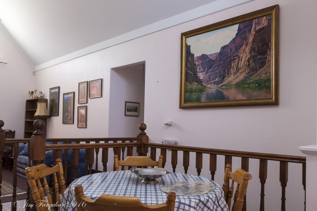 Aarn House B&B Airport Accommodation Perth Exteriör bild
