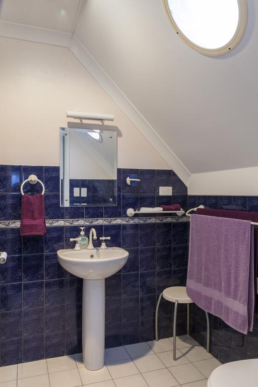 Aarn House B&B Airport Accommodation Perth Exteriör bild