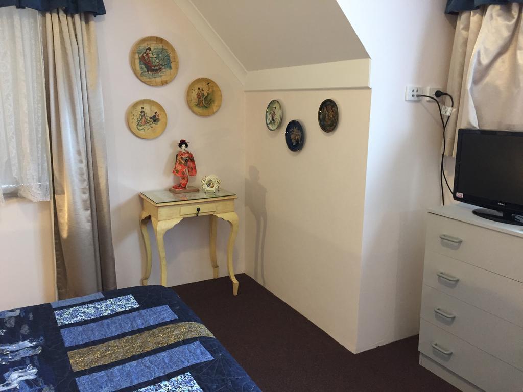 Aarn House B&B Airport Accommodation Perth Exteriör bild