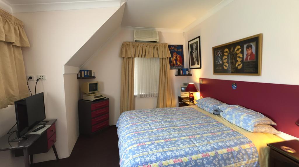 Aarn House B&B Airport Accommodation Perth Exteriör bild