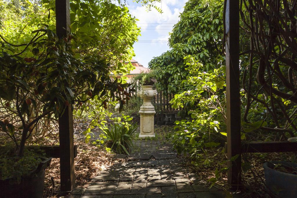 Aarn House B&B Airport Accommodation Perth Exteriör bild